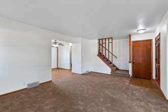 5529 S Illinois Ave in Cudahy, WI - Foto de edificio - Building Photo