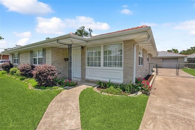 property at 2311 Metairie Ct