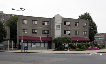 Mass Pike Tower in Boston, MA - Foto de edificio - Building Photo