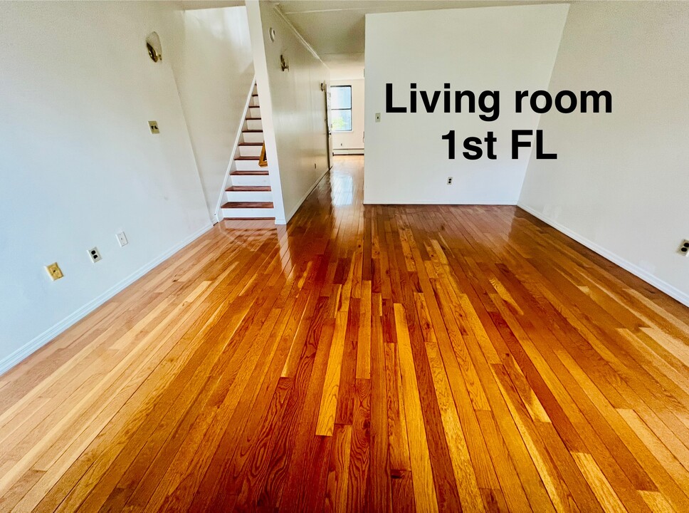 265 W 121st St, Unit 2 in New York, NY - Building Photo