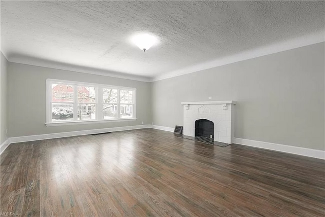 3306 E Overlook Rd in Cleveland Heights, OH - Building Photo - Building Photo