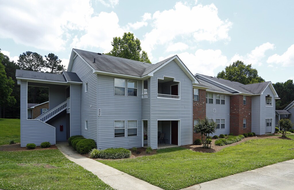 Mallard Cove Apartments in Sanford, NC