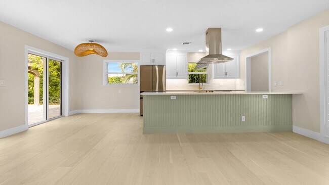 158 Lucina Dr in Hypoluxo, FL - Building Photo - Building Photo
