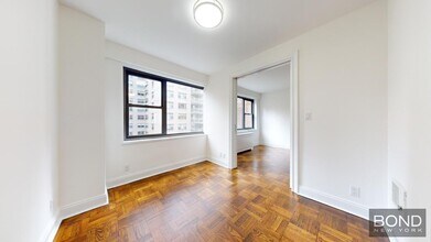 405 E 56th St in New York, NY - Building Photo - Building Photo