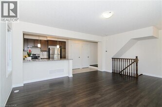 3070 Gardenia Gate in Oakville, ON - Building Photo - Building Photo