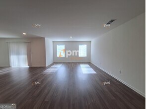 313 Gazebo Dr in Bonaire, GA - Building Photo - Building Photo