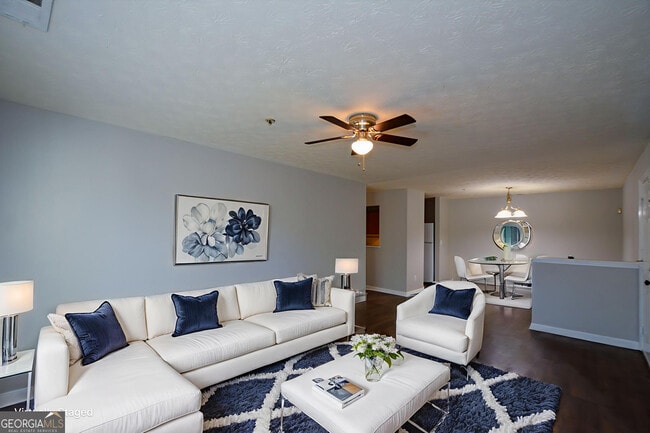 8304 Fairington Village Dr