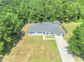 106 Piney Ridge Rd in Waveland, MS - Building Photo