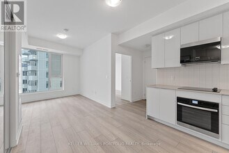 498 Caldari Rd in Vaughan, ON - Building Photo - Building Photo