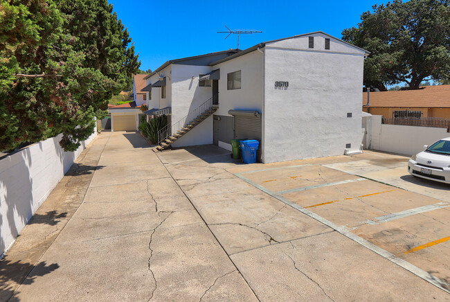 3570 Eagle Rock Blvd in Los Angeles, CA - Building Photo - Building Photo