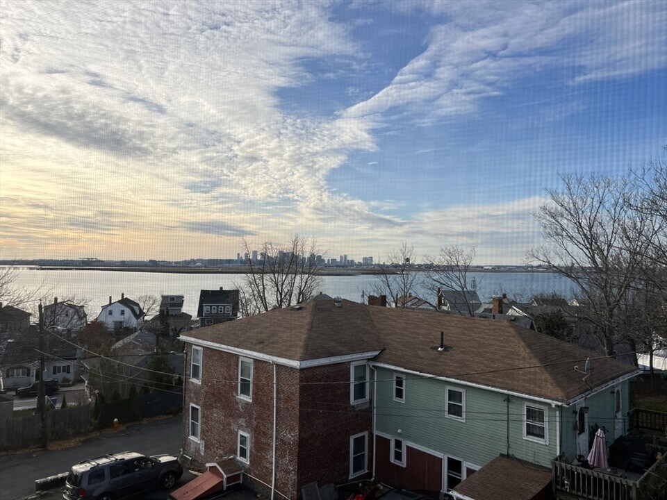 49R Siren St in Winthrop, MA - Building Photo