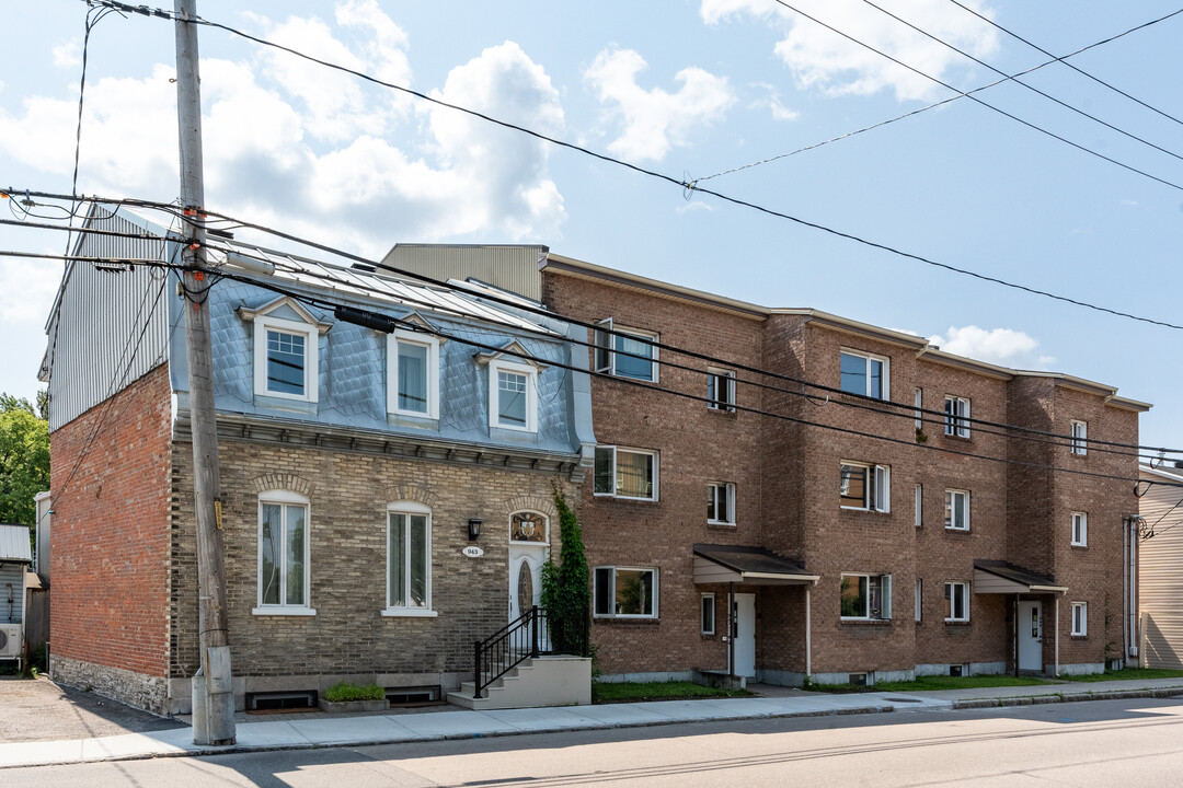 947 Saint-Vallier Rue O in Québec, QC - Building Photo