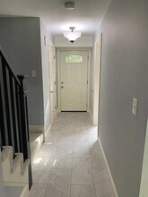 10 Apple Tree Hill Rd in Hopkinton, MA - Building Photo - Building Photo