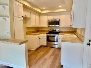 3719 Summershore Ln in Westlake Village, CA - Building Photo - Building Photo