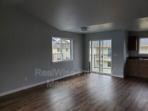 220 Cheryl Ln in Phoenix, OR - Building Photo - Building Photo