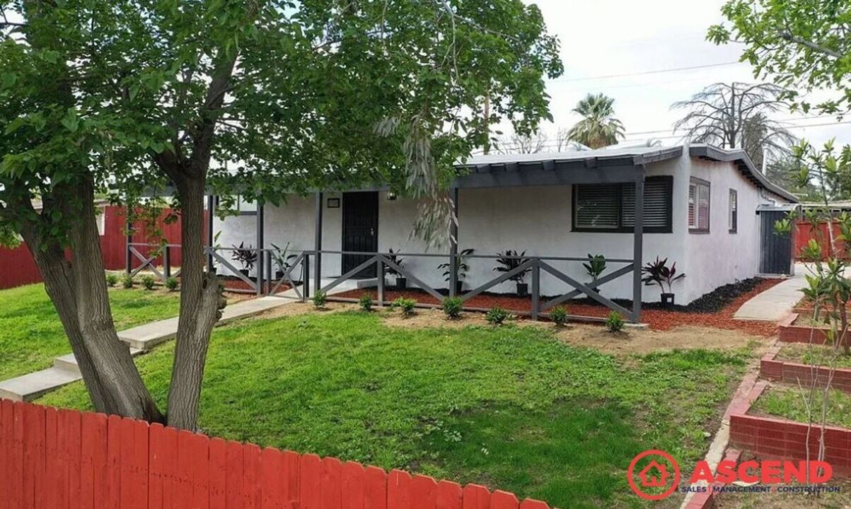 3300 Bucknell St in Bakersfield, CA - Building Photo