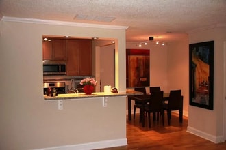 401 Summit N Dr NE in Atlanta, GA - Building Photo - Building Photo