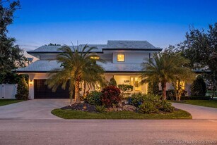 5100 NE 30th Terrace in Lighthouse Point, FL - Building Photo
