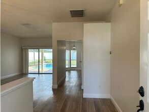 1423 Vickers Lake Dr in Ocoee, FL - Building Photo - Building Photo