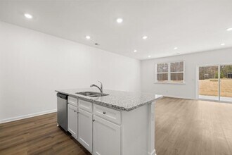 240 Kenoot Dr in Mcdonough, GA - Building Photo - Building Photo