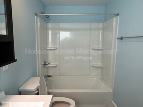 1524 Bellefontaine St in Indianapolis, IN - Foto de edificio - Building Photo