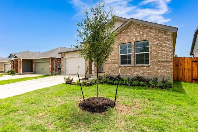 2000 Gilmer Wy in Leander, TX - Building Photo - Building Photo