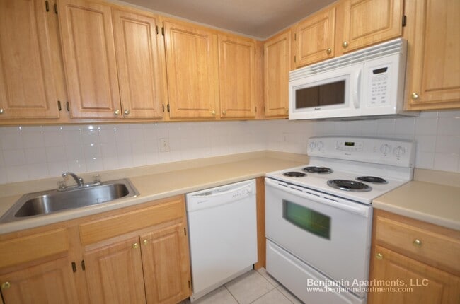 262 Main St, Unit 44 in Watertown, MA - Building Photo - Building Photo