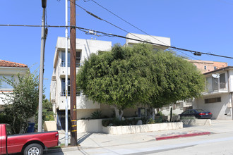 11615 Missouri Ave in Los Angeles, CA - Building Photo - Building Photo