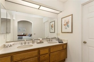 1505 W Nottingham Ln in Anaheim, CA - Building Photo - Building Photo