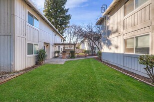 1119 West Sacramento Avenue in Chico, CA - Building Photo