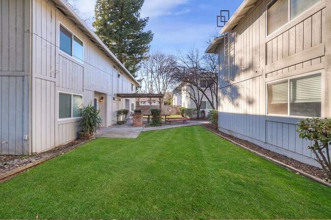 1119 W Sacramento Ave