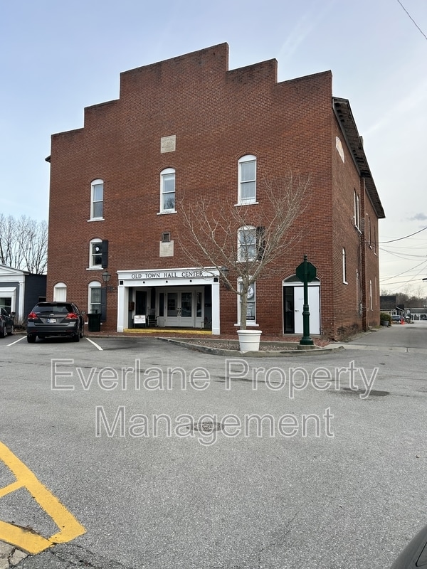 property at 65 E Cedar St