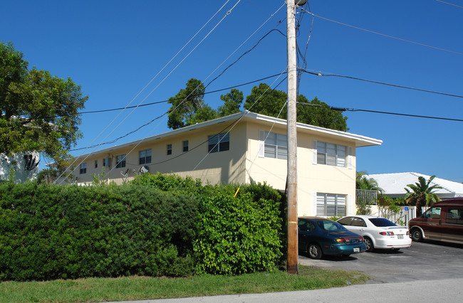 Lanai 19 Apartments in Oakland Park, FL - Foto de edificio - Building Photo