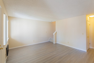 Willowbend Apartments in Sunnyvale, CA - Building Photo - Interior Photo