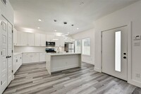 5122 Gold St-Unit -B in Houston, TX - Building Photo - Building Photo