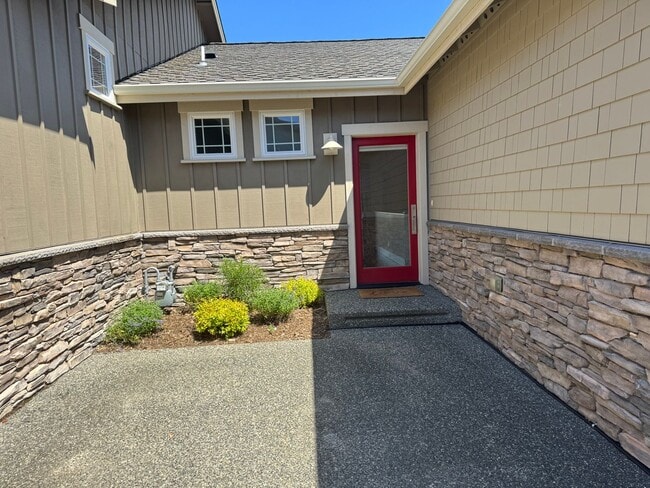 2015 H Ave in Anacortes, WA - Building Photo - Building Photo