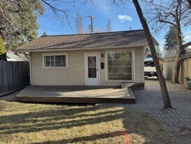 254 NW Congress St in Bend, OR - Building Photo