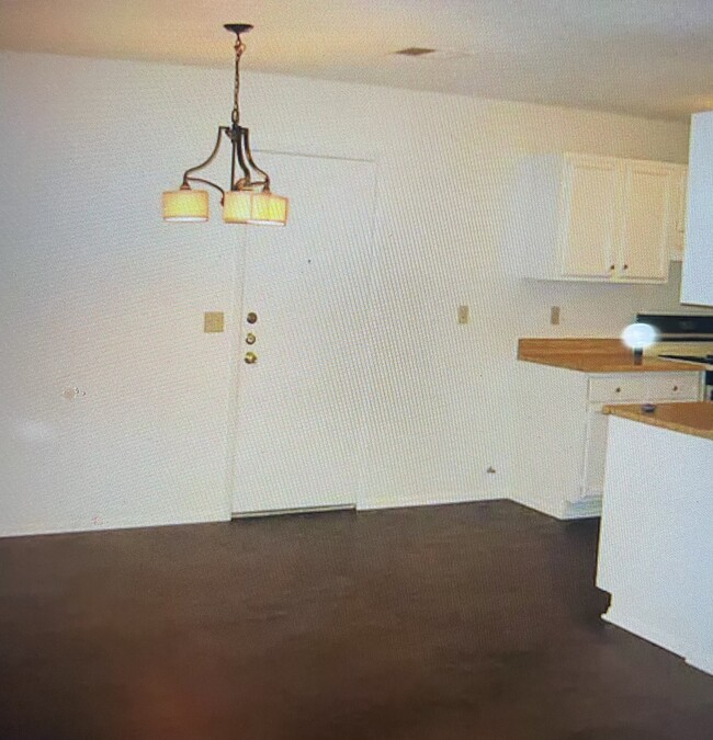 115 N Meadow St in Converse, TX - Building Photo - Building Photo