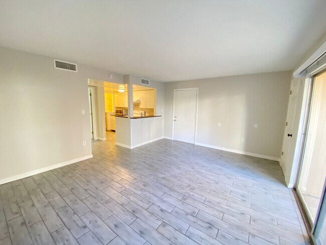 608 Orange Dr in Altamonte Springs, FL - Building Photo - Building Photo