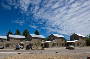 Taos Haus +6 in Taos, NM - Building Photo
