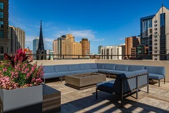 30 East Huron Street, Unit 2705 in Chicago, IL - Building Photo - Building Photo