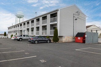 Sunset View Condominiums in Hampton, NH - Building Photo - Building Photo