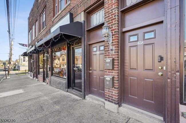 660 Passaic Ave in Nutley, NJ - Building Photo - Building Photo