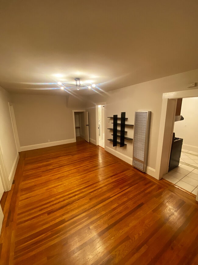 315 E 15th St, Unit 315