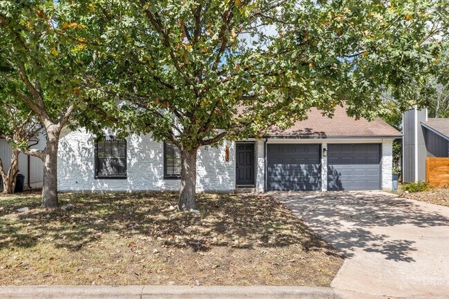 7800 Turquoise Trail in Austin, TX - Building Photo - Building Photo