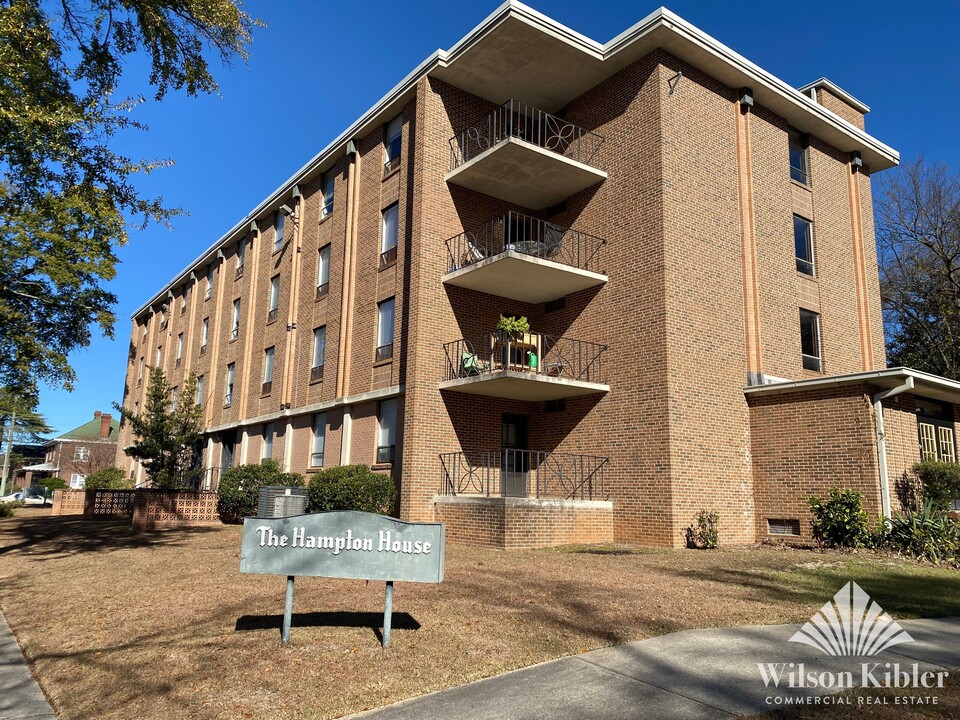 Hampton House in Columbia, SC - Building Photo