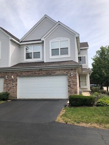 281 Bay Dr in Itasca, IL - Building Photo