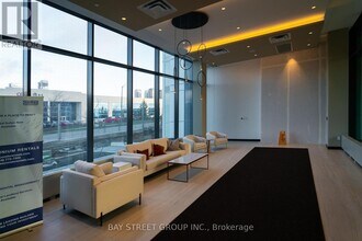 10 Honeycrisp Cres in Vaughan, ON - Building Photo - Building Photo