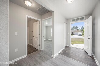 6853 Sandle Dr in Jacksonville, FL - Foto de edificio - Building Photo
