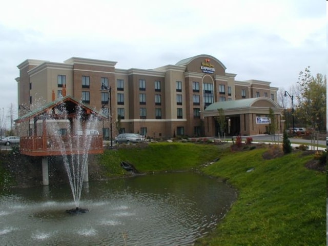 The Legends at North Ponds in Webster, NY - Foto de edificio - Building Photo